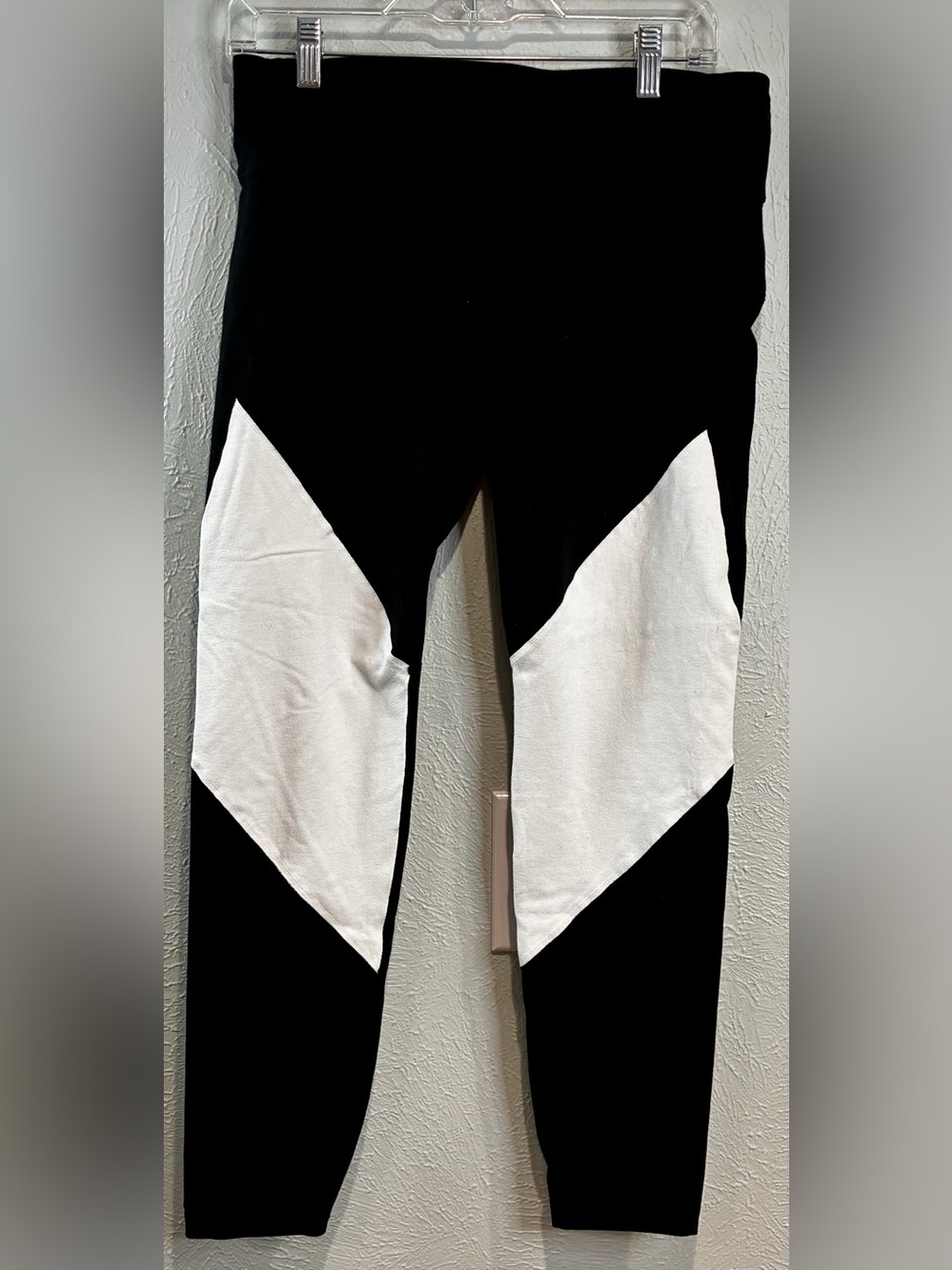 Women’s GAPFit Black Performance Leggings - size L